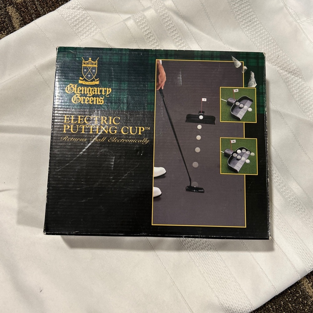 Electric Putting Cup, Glengarry Greens by Dennco- Returns Ball